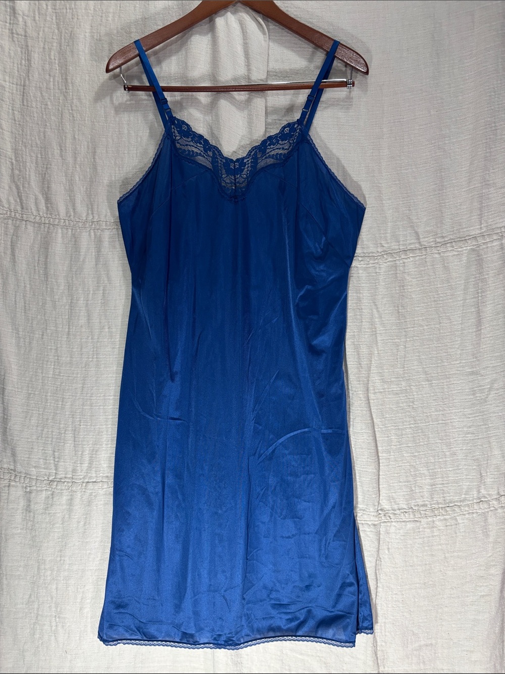 VTG Ashley Taylor Royal Blue Nylon Full Slip Dress Chemise Size 40 Made in USA